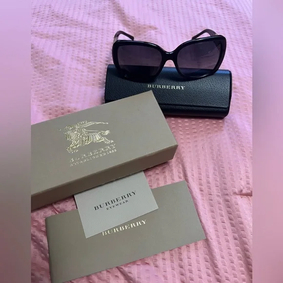 Burberry Sunglasses - Picture 3 of 13